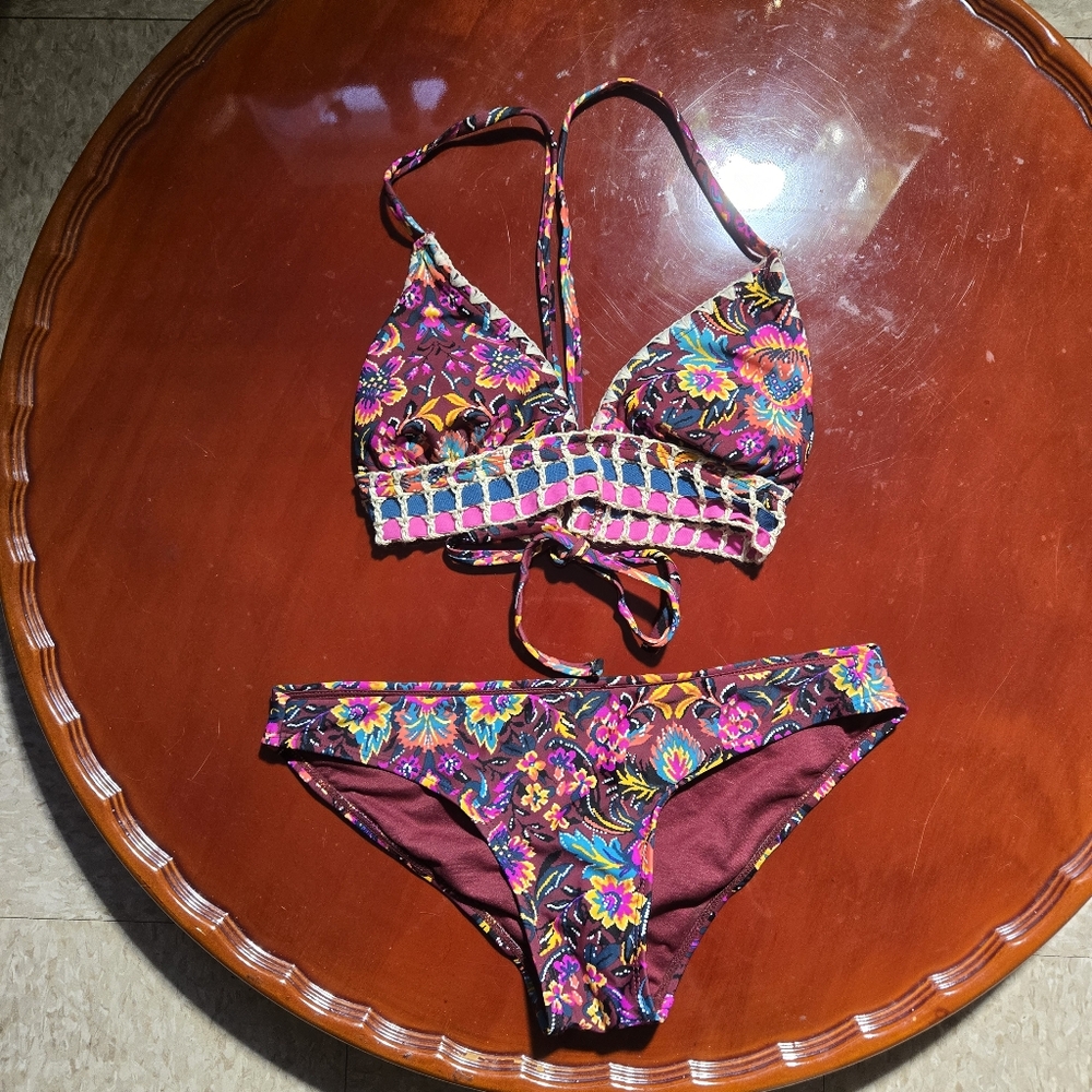Xhilaration Swim Floral Bikini Burgundy Maroon Multi Crochet Detail Size Small